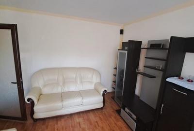 Vand apartament 3 camere decomandat - 1