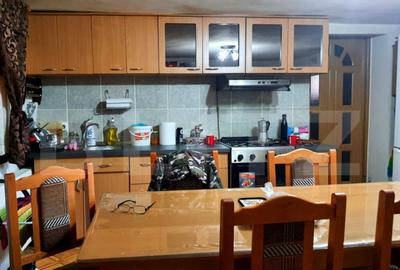Casă cu 5 camere cu Teren 1070 Mp în Dumbrăvița