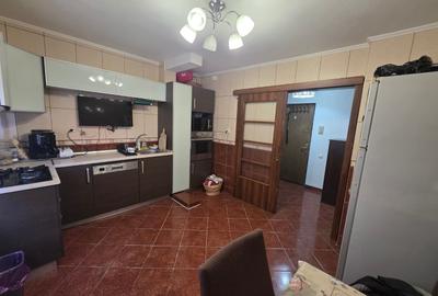 Apartament cu 2 camere decomandat în Vitan Mall - 9
