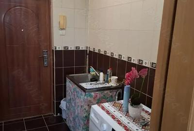 Vin garsoniera Arad zona Vlaicu 24 600 euro neg. Vin garsoniera Arad zona Vlaicu 24 600 euro neg. - 2