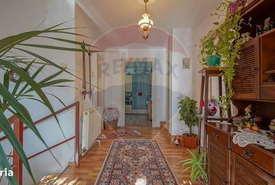 Casă cu 4 camere în Central - 8