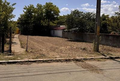 Teren de 386 mp, în Sud
