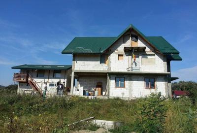 Casă cu 4 camere în Dobrovăț - 3