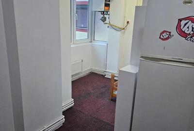 Apartament cu 3 camere decomandat în Central - 2