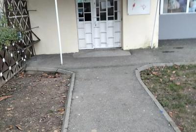 Inchiriez spatiu vand in Targoviste langa Catedrala sup 16 m fosta cafenea - 2