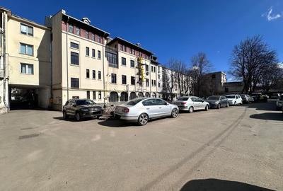 Spațiu comercial, de 13 mp, în Central - 13