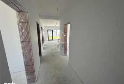 Casă cu 4 camere decomandat în Sântandrei - 2