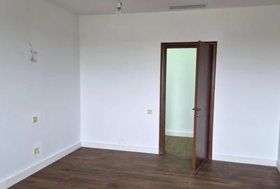 Apartament cu 4 camere decomandat în Băneasa - 3