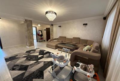 Apartament cu 4 camere decomandat în Central - 2