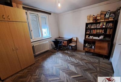Apartament trei camere de vanzare in Cugir - 4