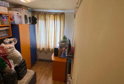 ENESCU , apartament cu 3 camere ,etaj 4 -acoperis! - 3