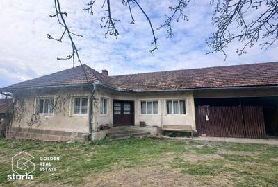 Casă cu 3 camere decomandat în Gura Văii - 1