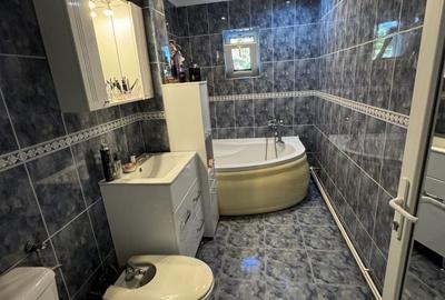 Apartament cu 4 camere decomandat în Micro 16 - 2