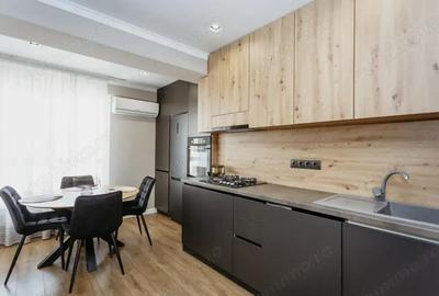 Apartament cu 2 camere decomandat în Florilor