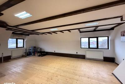 Casă cu 5 camere cu Teren 155 Mp în Central