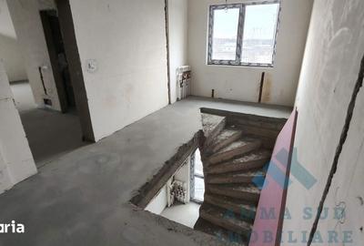 Casă cu 9 camere cu Teren 300 Mp în Central - 18
