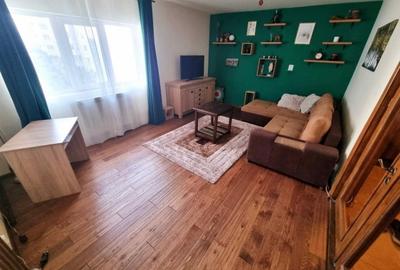 Apartament cu 3 camere decomandat în Păcurari