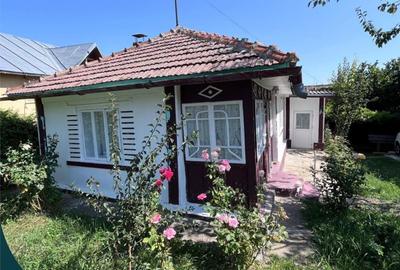 Casă cu 2 camere cu Teren 1248 Mp în Bârnova - 2