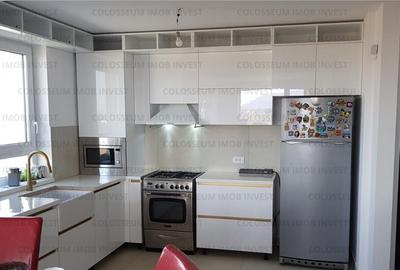 Apartament cu 3 camere, decomandat - zona Tractorul - 1