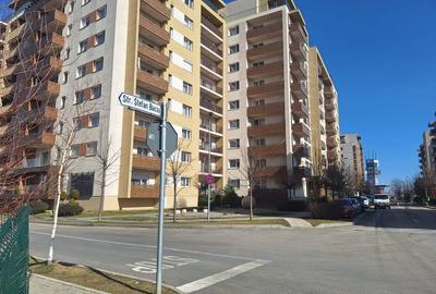 Apartament cu 2 camere decomandat în Tractorul - 8