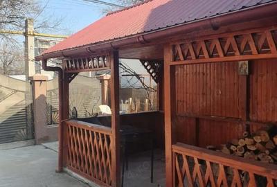 Casă cu Teren 220 Mp în Central - 1