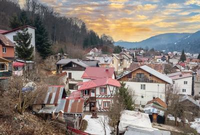 Casă cu 6 camere cu Teren 337 Mp în Central - 12