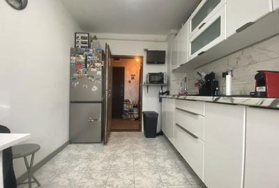 Apartament cu 3 camere decomandat în Micro 11 - 10