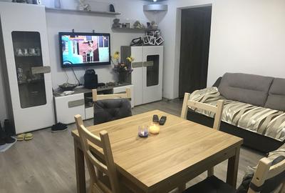 Apartament cu 4 camere semidecomandat în Berceni - 2
