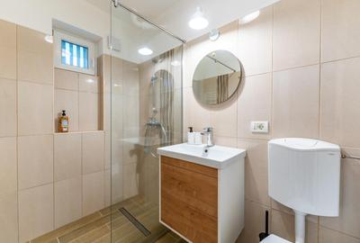 Apartament 2 camere de inchiriat, centrala, etaj 3 - Revolutiei - 7