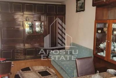 Garsonieră decomandată în UMT - 2
