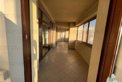 Apartament cu 3 camere decomandat în Central - 9