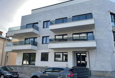 Apartament cu 3 camere decomandat în Central - 1