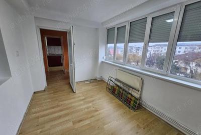 Apartament cu 3 camere semidecomandat în Central - 15