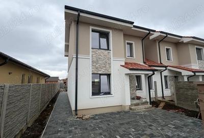 Casă cu 4 camere cu Teren 350 Mp în Moșnița Nouă