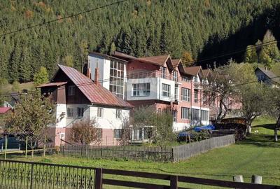 Casă cu Teren 2140 Mp în Moieciu