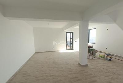 Casă cu 4 camere cu Teren 300 Mp în Păcurari