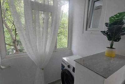 Inchiriez garsoniera 200 - 2