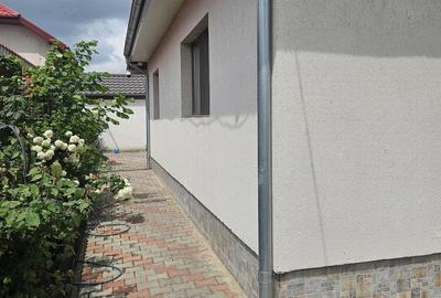 Casă cu Teren 300 Mp în Central - 2