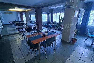 Spațiu comercial, de 270 mp, în Central - 9