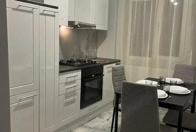 Apartament cu 2 camere decomandat în Florilor