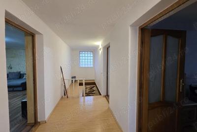 Casă cu Teren 700 Mp în Central - 2