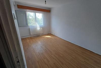 Dragos Voda, garsoniera , etaj 2 - 5