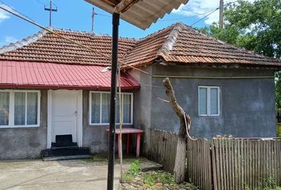 Casă cu 4 camere în Central - 1