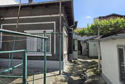 Casă individuală cu 3 camere cu Canalizare în Titulescu - 1