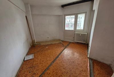 Apartament cu 3 camere decomandat în Giulești - 12