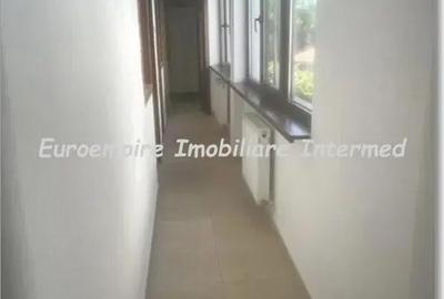 Casă cu 5 camere cu Teren 200 Mp în Faleza Nord - 5