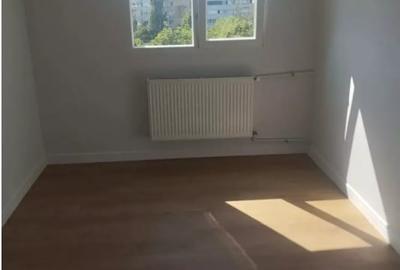Apartament 3 camere renovat  comision 0 metrou Favorit - 2