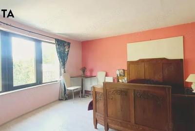 Casă cu 5 camere cu Teren 733 Mp în Luna - 25