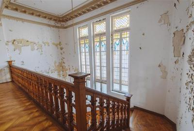 Vanzare vila interbelica in zona stradala, ultracentrala - 11