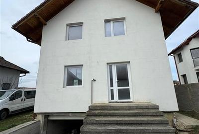 Casă individuală cu 5 camere cu Teren 319 Mp în Central - 1